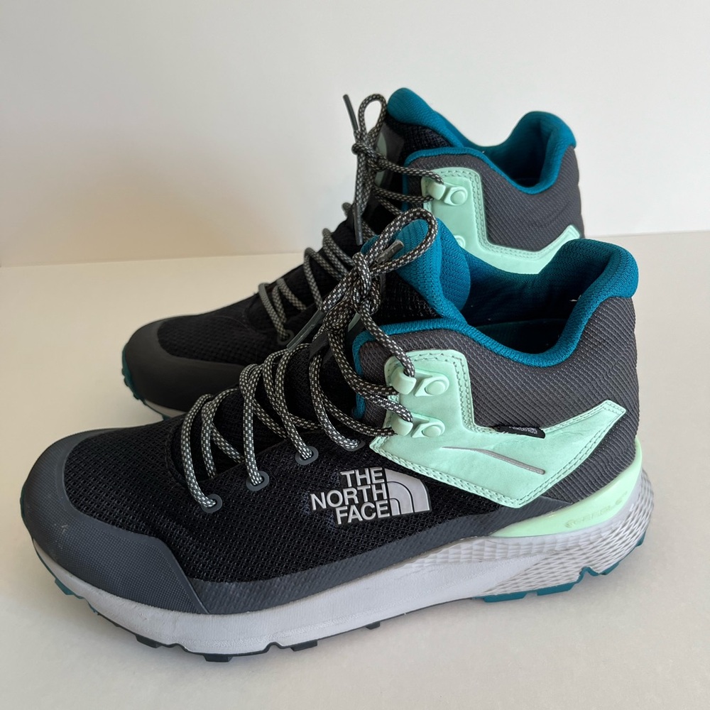 The North Face High Top 12-191 Size 11 Gray Athletic Shoes